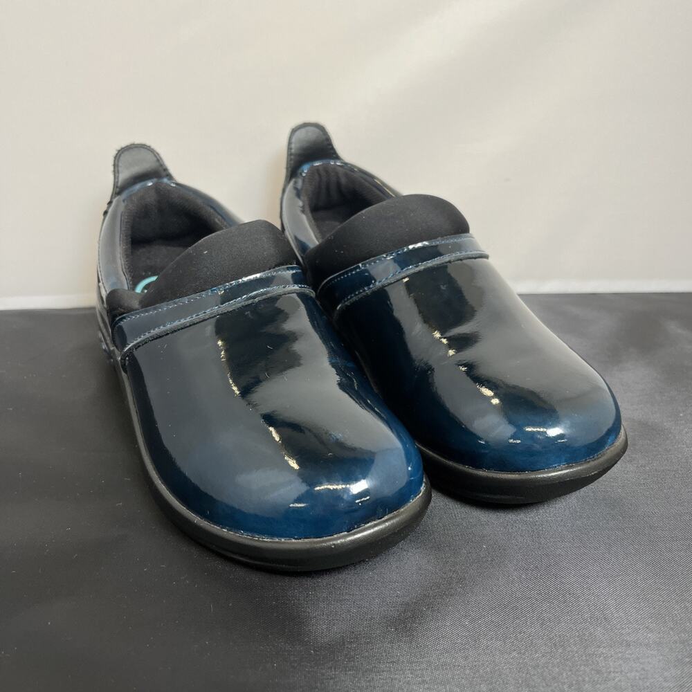 New Infinity by Cherokee Uniforms Stride Womens Slip On Patent Blue Sz 6.5 Chrty - Picture 2 of 13